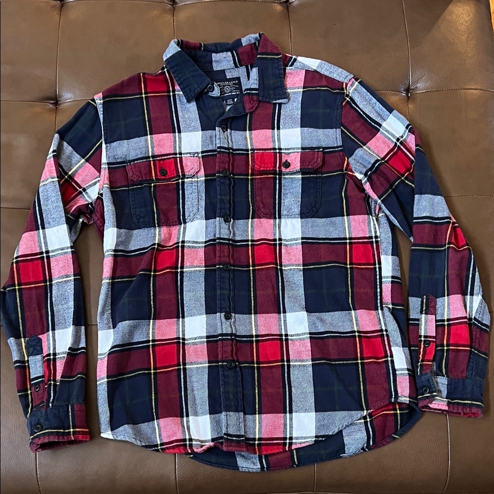 Men’s size Medium American Eagle Plaid Flannel Shirt